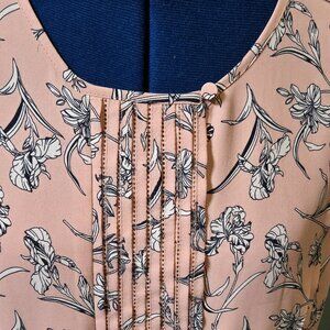 NWT - Ann Taylor sleeveless floral top Size Small